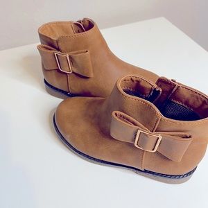 Size 8C Tan/ Brown toddler boots